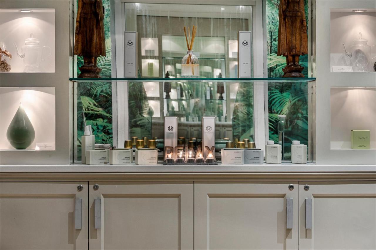 ลิเลียนเฟลส์ บลู เมาน์เทน รีสอร์ต แอนด์ สปา Hotel คาทุมบา ภายนอก รูปภาพ A display of the products of the spa
