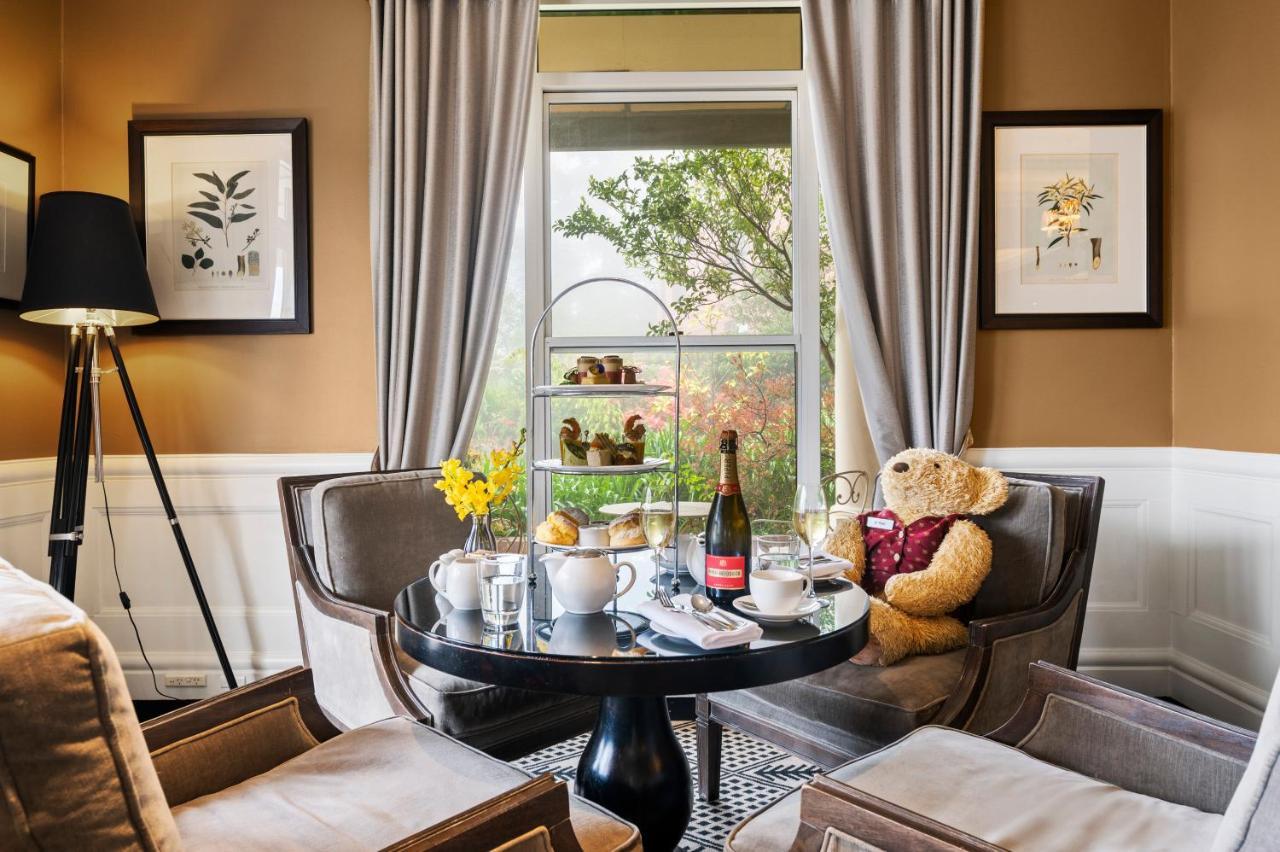 ลิเลียนเฟลส์ บลู เมาน์เทน รีสอร์ต แอนด์ สปา Hotel คาทุมบา ภายนอก รูปภาพ Afternoon tea at The Ivy, St. John's Wood